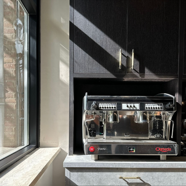 Griff gerippt, mattgold, 128 mm – Bohrlochabstand 96 mm