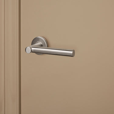 Grossetto Türgriff aus Edelstahl mit runder Rosette