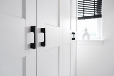 Griff Modern schwarz 120 mm - Bohrabstand 96 mm