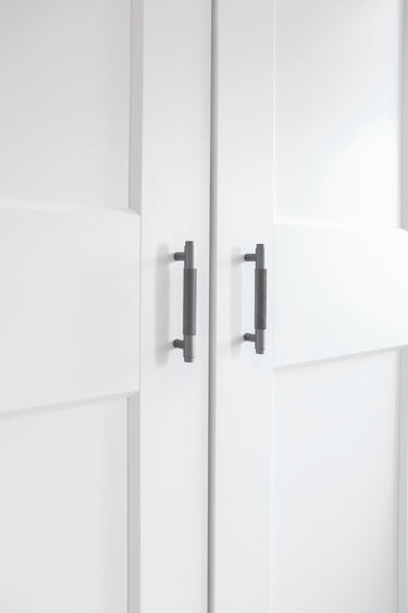 Griff gerippt, Anthrazit, 128 mm – Bohrabstand 96 mm