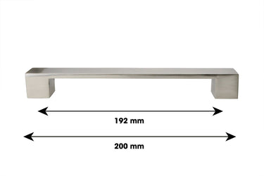 Würfelförmiger Griff in Edelstahloptik – Bohrabstand 192 mm