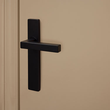 Viterbo Türgriff schwarz mit rechteckigem Schild