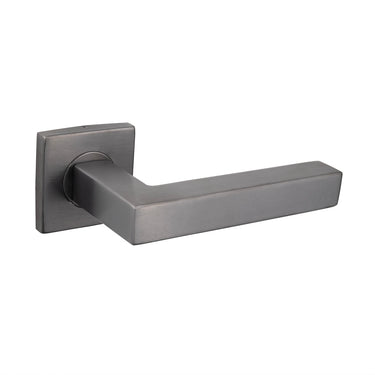 Viterbo Türklinke Gun Metal PVD beschichtet mit quadratischer Rosette