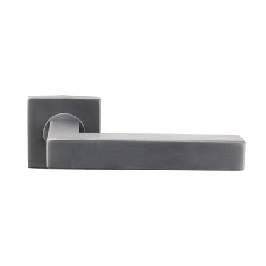 Viterbo Türklinke Gun Metal PVD beschichtet mit quadratischer Rosette